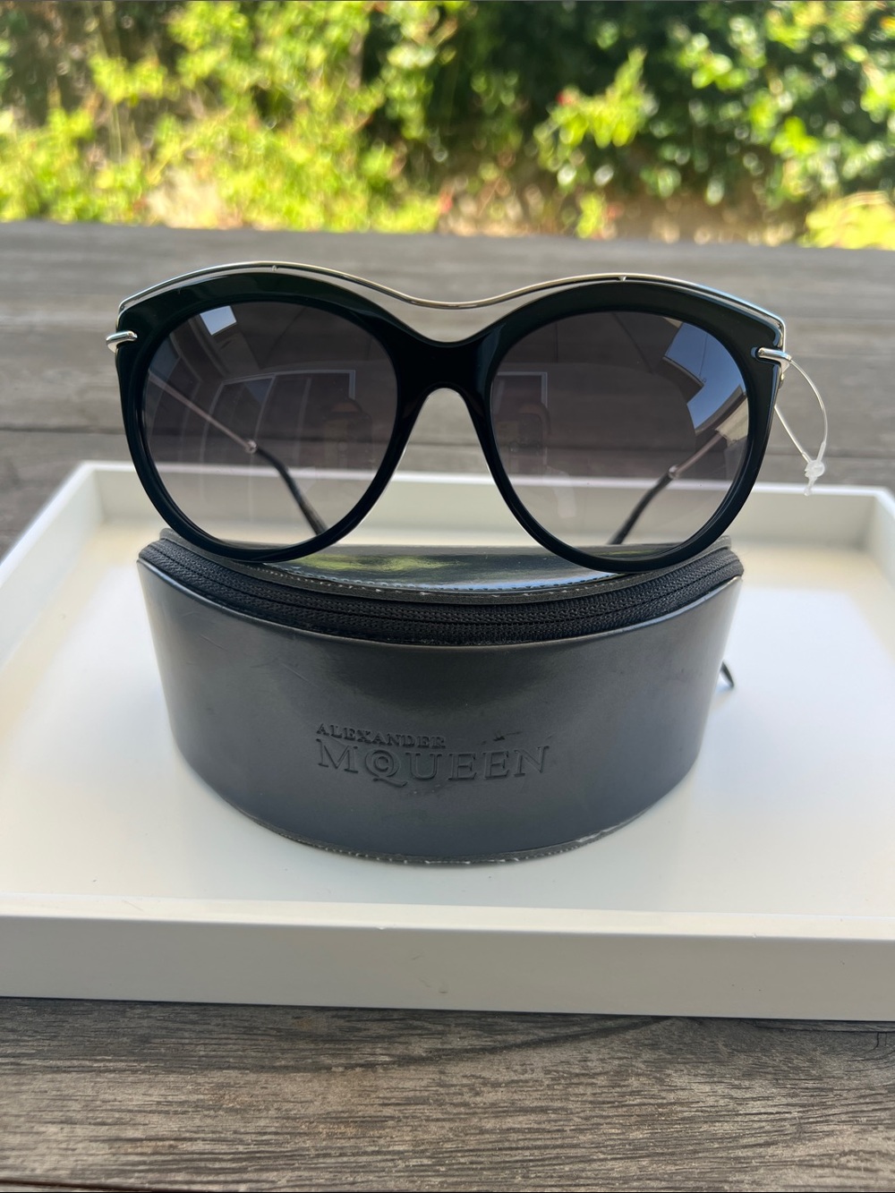 Brand New Authentic Alexander McQueen AMQ 4273/S SILVER Sunglasses